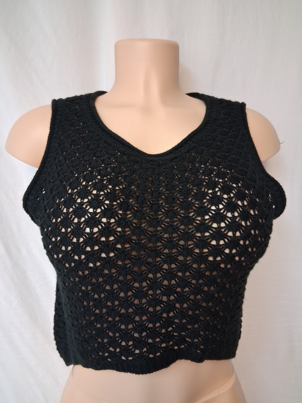 Black Crochet Sleeveless Crop Top